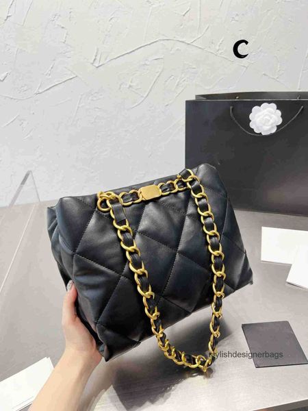 totes shoulder bag luxury tote purse brand handbag message bags genuine leather cluth crossbody original 5a quality lambskin 29cm gold chain
totes shoulder bag luxury tote purse brand handbag message bags genuine leather cluth crossbody original 5a quality lambskin 29cm gold chain