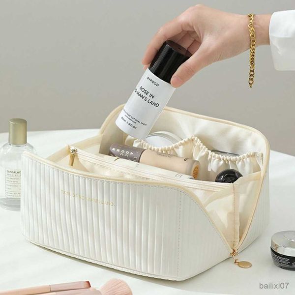 cosmetic bags cases 2023 new fashion cosmetic bag for women large makeup pouch portable travel toiletry bag multifunctional toiletry kit
cosmetic bags cases 2023 new fashion cosmetic bag for women large makeup pouch portable travel toiletry bag multifunctional toiletry kit