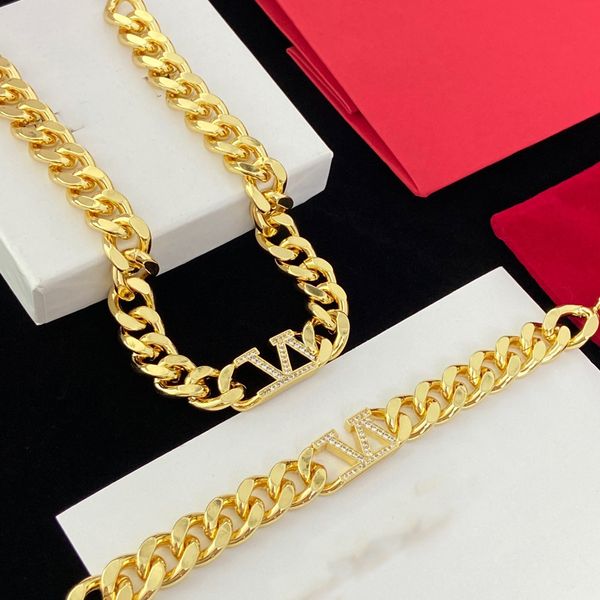 hiphop women minimalist chunky link chain necklaces diamond v letter pendant necklaces gold plated bracelet lock choker chain nacklaces part, Silver
hiphop women minimalist chunky link chain necklaces diamond v letter pendant necklaces gold plated bracelet lock choker chain nacklaces part, Silver