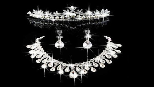 fashion pearl crown tiara bridal jewelry crystal choker necklace earrings wedding evening party women hair accessories cn1009661013, White
fashion pearl crown tiara bridal jewelry crystal choker necklace earrings wedding evening party women hair accessories cn1009661013, White