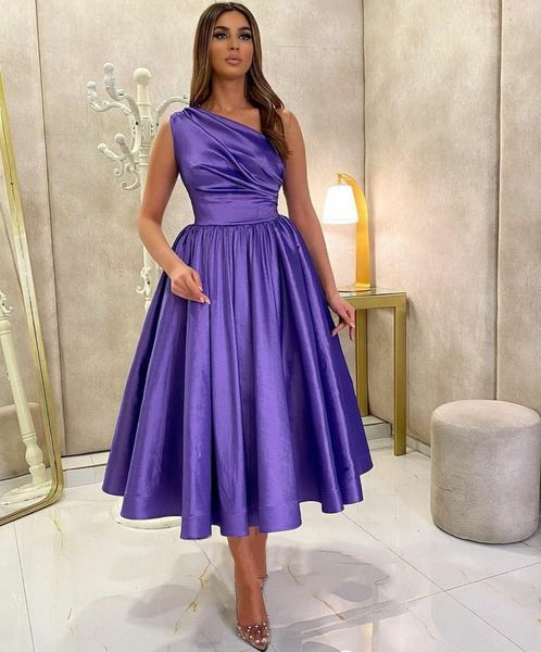 simple satin a line short evening party dresses one shoulder pleats tea length saudi arabic prom gowns plus size, Black;red
simple satin a line short evening party dresses one shoulder pleats tea length saudi arabic prom gowns plus size, Black;red