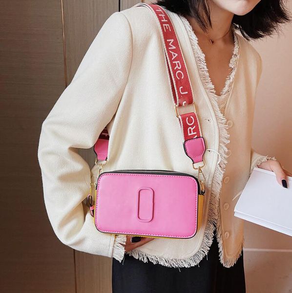 designer women bags new 2023 contrast color small square bag trend letter single shoulder messenger bags size 20-12-7cm, Black;red
designer women bags new 2023 contrast color small square bag trend letter single shoulder messenger bags size 20-12-7cm, Black;red