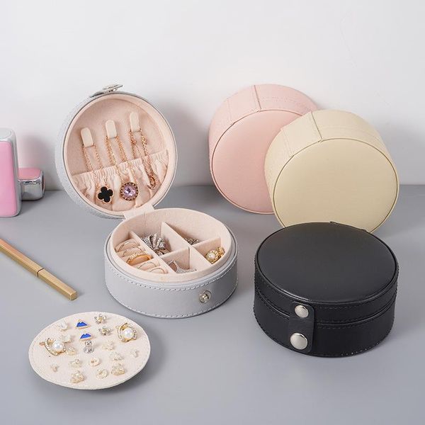 boxes portable leather jewelry box organizer earring necklace display travel jewelry case boxes 2022 packing, Black;white
boxes portable leather jewelry box organizer earring necklace display travel jewelry case boxes 2022 packing, Black;white