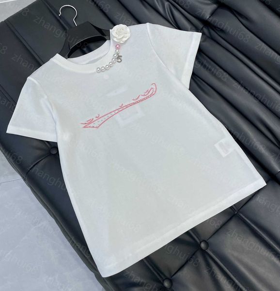23ss womens t-shirt womens designer clothing tee pearl necklace decorated with camellia embellishments scalding embroidery short sleeve t-sh, White
23ss womens t-shirt womens designer clothing tee pearl necklace decorated with camellia embellishments scalding embroidery short sleeve t-sh, White