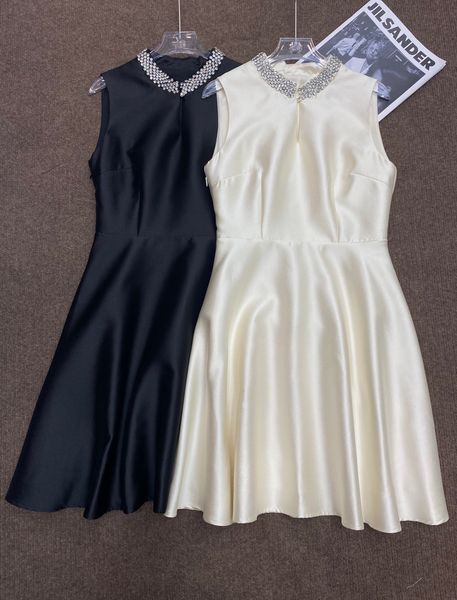 2023 designer dress long robe high end heavy duty studded bead small standing collar waist wrapped style dress for women, Black;gray
2023 designer dress long robe high end heavy duty studded bead small standing collar waist wrapped style dress for women, Black;gray