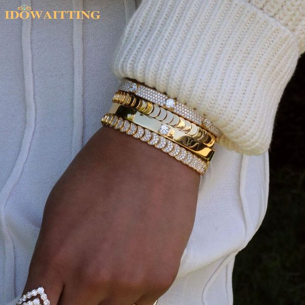 bangle 2022 new iced out bling 5a cubic zirconia cz paved for women gold plated round moon shaped geometric classic bracelet wholesale, Black
bangle 2022 new iced out bling 5a cubic zirconia cz paved for women gold plated round moon shaped geometric classic bracelet wholesale, Black