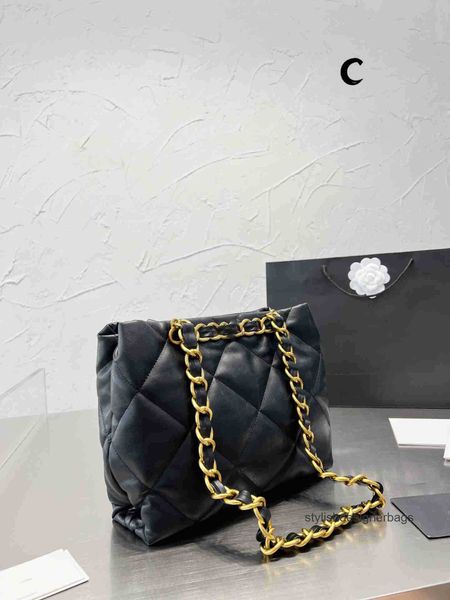 totes shoulder bag luxury tote purse brand handbag message bags genuine leather cluth crossbody original 5a quality lambskin 29cm gold chain
totes shoulder bag luxury tote purse brand handbag message bags genuine leather cluth crossbody original 5a quality lambskin 29cm gold chain