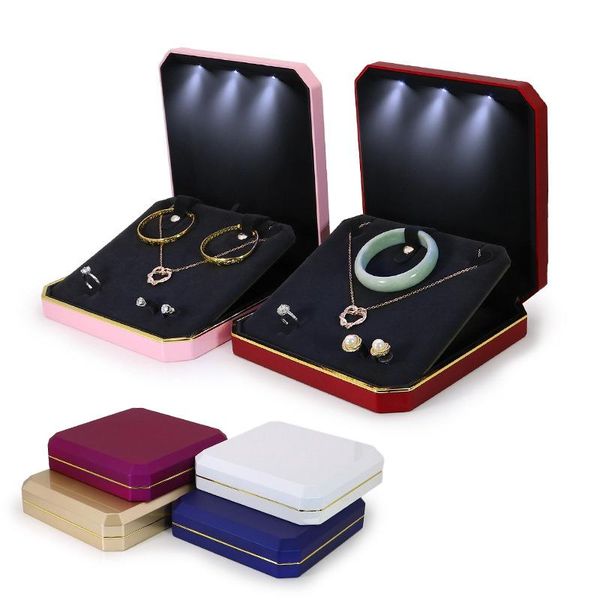 boxes 19x19x4.5cm rubber paint led jewelry box bracelets necklaces earrings rings gifts boxes jewellery set display storage case, Black;white
boxes 19x19x4.5cm rubber paint led jewelry box bracelets necklaces earrings rings gifts boxes jewellery set display storage case, Black;white
