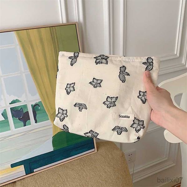 cosmetic bags cases cosmetic bags textured butterfly tulip flower large capacity makeup bag soft jacquard fabric travel organizer toiletry s
cosmetic bags cases cosmetic bags textured butterfly tulip flower large capacity makeup bag soft jacquard fabric travel organizer toiletry s