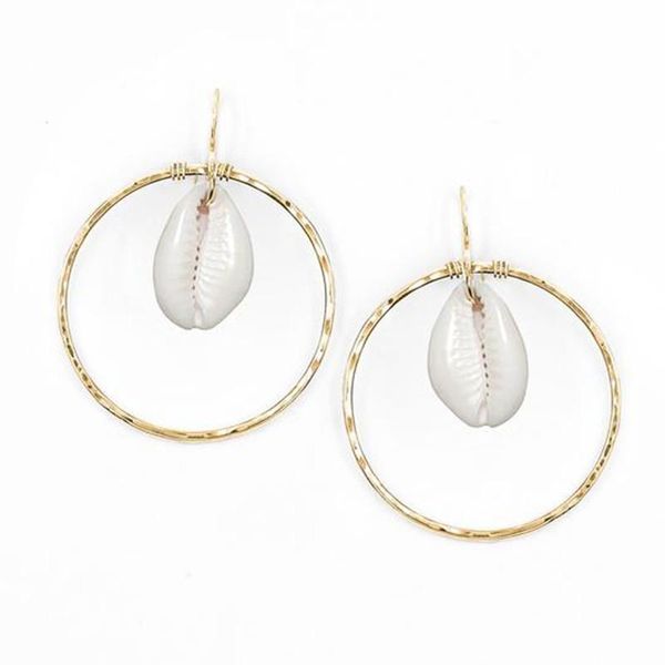 huggie mavis hare natural cowry queen earrings shell big ring hoop earrings as aloha hawaii beach girl jewerly, Golden;silver
huggie mavis hare natural cowry queen earrings shell big ring hoop earrings as aloha hawaii beach girl jewerly, Golden;silver