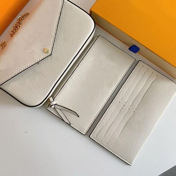 2023 gradual change mongram gold chain bag lady crossbody handabg quality old flower coin card wallet soft grain leather, Black;red
2023 gradual change mongram gold chain bag lady crossbody handabg quality old flower coin card wallet soft grain leather, Black;red