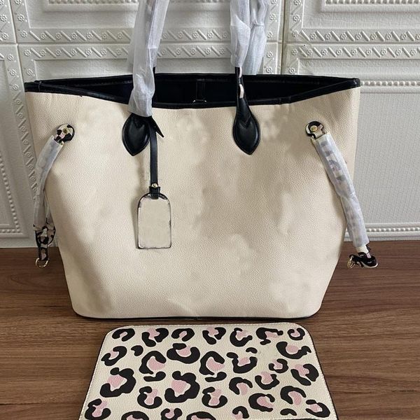 shopping bag tote handbag clutch bags fashion genuine leather full skin embossed leopard silk screen printing letter internal zipper 31cm, Black;red
shopping bag tote handbag clutch bags fashion genuine leather full skin embossed leopard silk screen printing letter internal zipper 31cm, Black;red