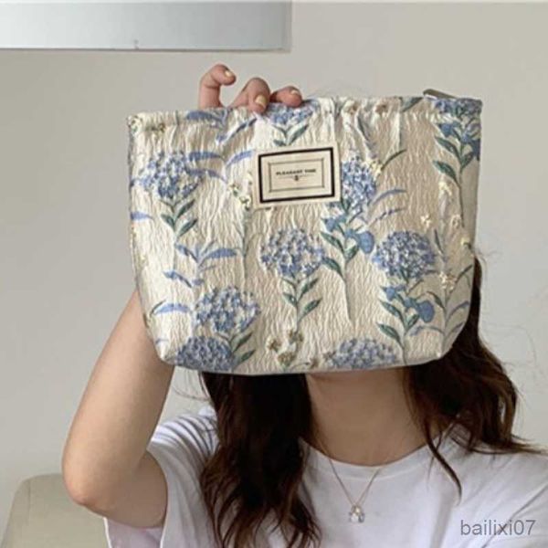 cosmetic bags cases retro blue flower women's cosmetic bags case travel toiletry wash makeup organizer pouch large capacity canvas stor
cosmetic bags cases retro blue flower women's cosmetic bags case travel toiletry wash makeup organizer pouch large capacity canvas stor