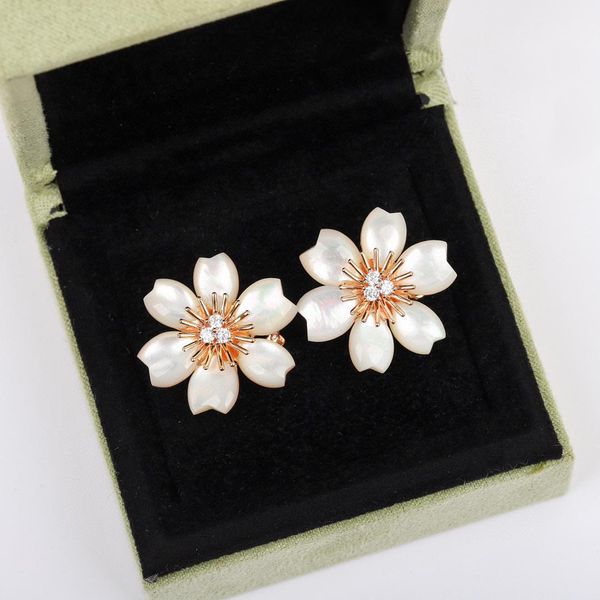 stud new brand pure sterling earrings 5 leaf clover cherry flower design mother of pearls rose gold luxury, Golden;silver
stud new brand pure sterling earrings 5 leaf clover cherry flower design mother of pearls rose gold luxury, Golden;silver