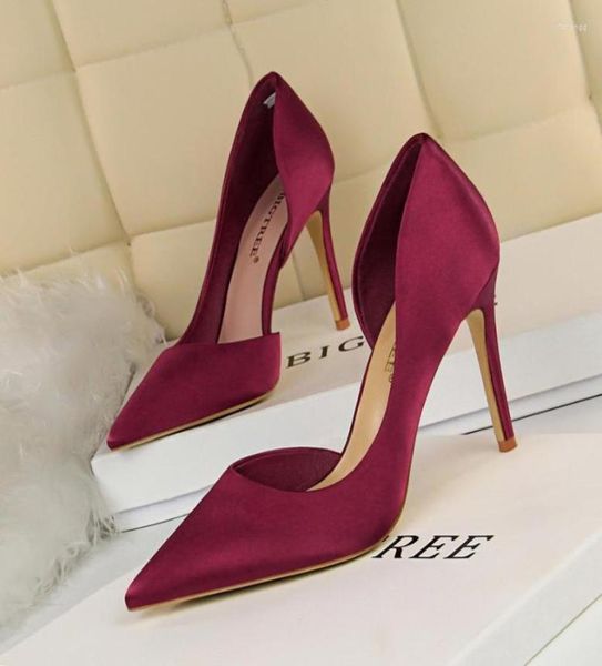 dress shoes woman pumps black blue sliver women heels silk high stiletto 95 cm ladies shoesdress6905420
dress shoes woman pumps black blue sliver women heels silk high stiletto 95 cm ladies shoesdress6905420
