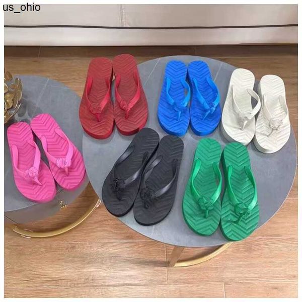 slippers luxurious slippers foam slides for woman designer flip flops fashion sliders women platform sandal summer casual beach flipflops sh, Black 
slippers luxurious slippers foam slides for woman designer flip flops fashion sliders women platform sandal summer casual beach flipflops sh, Black