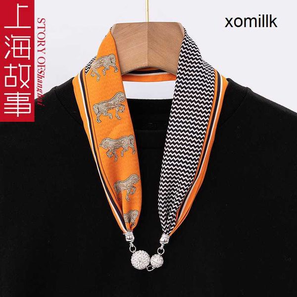 hermm classic scarf shanghai story 2023 spring summer new korean fashion simulation silk strip magnetic button small lazy neck, Blue;gray
hermm classic scarf shanghai story 2023 spring summer new korean fashion simulation silk strip magnetic button small lazy neck, Blue;gray