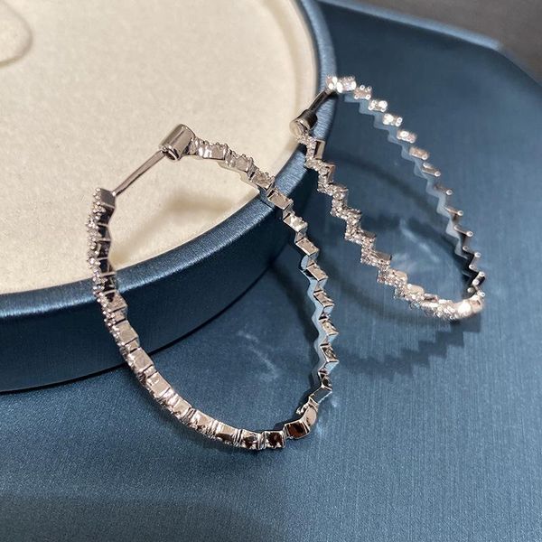 huggie new wavy geometric earrings sawtooth circle feminine earring zigzag small zirconia hoop earrings jewelry zk30, Golden;silver
huggie new wavy geometric earrings sawtooth circle feminine earring zigzag small zirconia hoop earrings jewelry zk30, Golden;silver