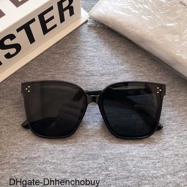 2021 korean design sunglasses men trendy gm large frame women vintage gentle sun glasses original package her s7dw, White;black
2021 korean design sunglasses men trendy gm large frame women vintage gentle sun glasses original package her s7dw, White;black
