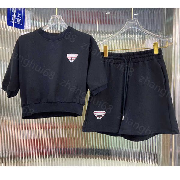 23ss casual suit womens designer clothing women pants sets striped embroidered short sleeve pullover elastic waist drawstring shorts set wom, White
23ss casual suit womens designer clothing women pants sets striped embroidered short sleeve pullover elastic waist drawstring shorts set wom, White