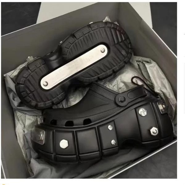 2023 women men slippers fashion triple s flip flops hardcroc beach pool slides sandals sports punk style rubber rivet slide casual foam shoe, Black
2023 women men slippers fashion triple s flip flops hardcroc beach pool slides sandals sports punk style rubber rivet slide casual foam shoe, Black