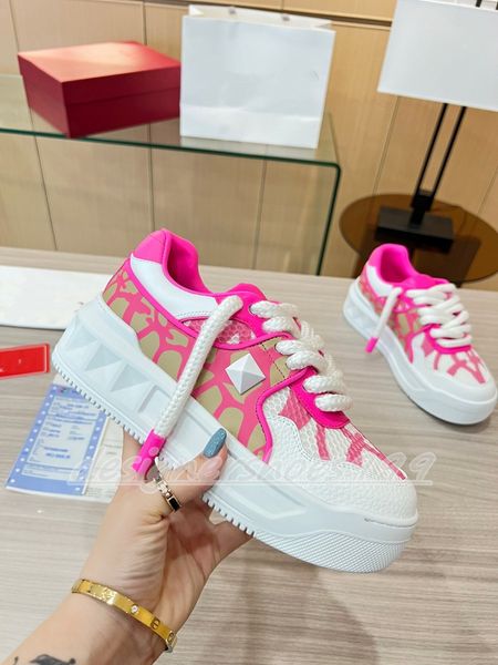 designer men women casual shoes shoe amore one stud low sneakers calfskin luxury casual shoes, Black
designer men women casual shoes shoe amore one stud low sneakers calfskin luxury casual shoes, Black