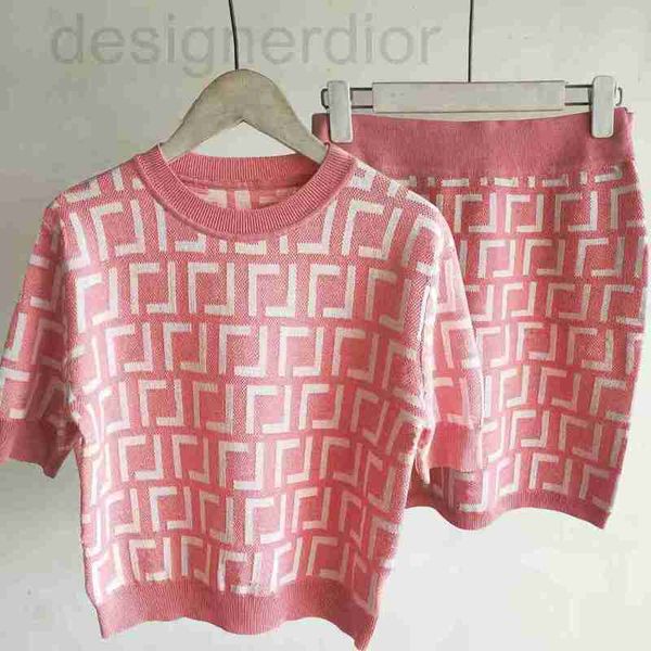 women's two piece pants designer designer womens sets summer full letters relief knitted pink and purple color t shirt shorts luxury sh, White
women's two piece pants designer designer womens sets summer full letters relief knitted pink and purple color t shirt shorts luxury sh, White