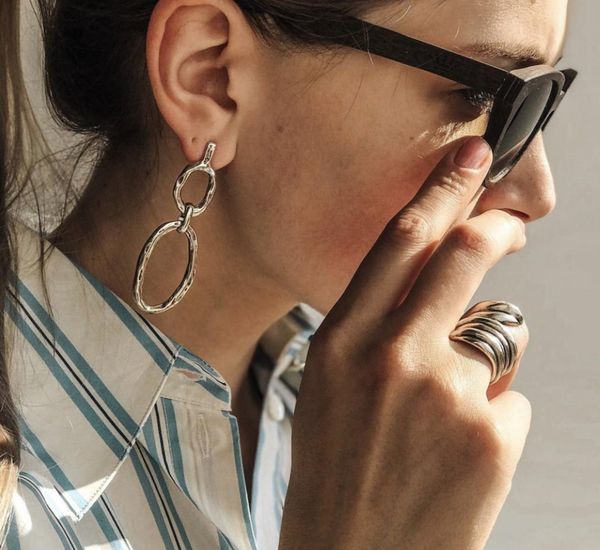 knot yisheng alloy bead earrings silver clasp fashion with wholesale new 2021 european fashion gift
knot yisheng alloy bead earrings silver clasp fashion with wholesale new 2021 european fashion gift