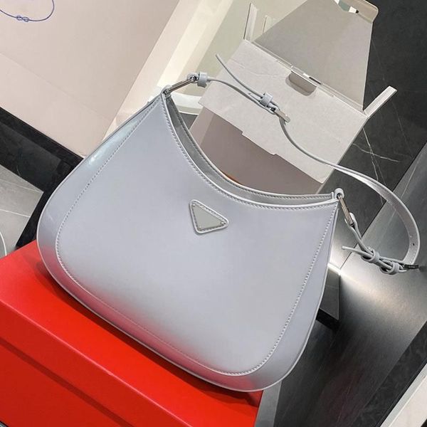2023 cowhide underarm bag patent leather crossbody bags classic shoulder messenger handbag fashion buckle wallet long starp, Black;red
2023 cowhide underarm bag patent leather crossbody bags classic shoulder messenger handbag fashion buckle wallet long starp, Black;red