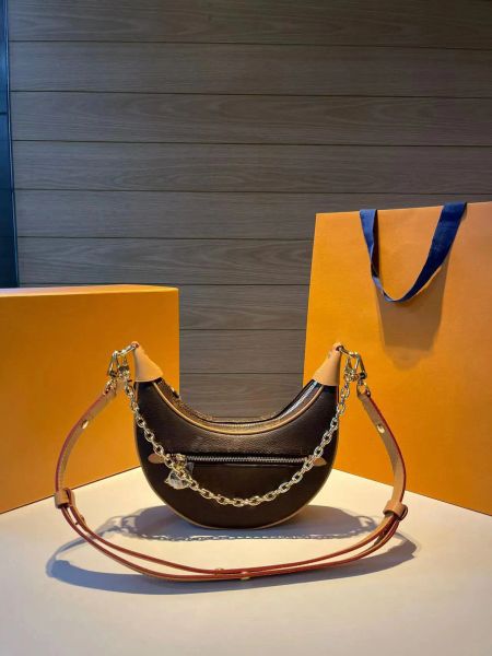 7a+ quality luxury designer bags double straps half moon shape shoudlder bag classic vintage france flower handbags zipper women bags size 2
7a+ quality luxury designer bags double straps half moon shape shoudlder bag classic vintage france flower handbags zipper women bags size 2