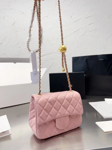 2023 designer handbag fashion women's bag leather gold chain crossbody women's shoulder bag mini bag golden hardware genuine leath
2023 designer handbag fashion women's bag leather gold chain crossbody women's shoulder bag mini bag golden hardware genuine leath