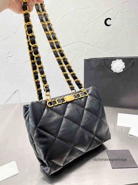 totes shoulder bag luxury tote purse brand handbag message bags genuine leather cluth crossbody original 5a quality lambskin 29cm gold chain
totes shoulder bag luxury tote purse brand handbag message bags genuine leather cluth crossbody original 5a quality lambskin 29cm gold chain