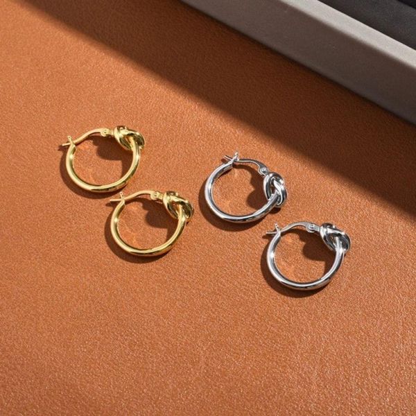 huggie 2022 new star with same style knot circle earrings female niche simple design light luxury plain circle jewelry gift, Golden;silver
huggie 2022 new star with same style knot circle earrings female niche simple design light luxury plain circle jewelry gift, Golden;silver