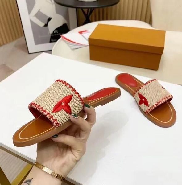 fashion slide sandals slippers for men women with original designer beach flip flops slipper eru 36-42 v68, Black
fashion slide sandals slippers for men women with original designer beach flip flops slipper eru 36-42 v68, Black