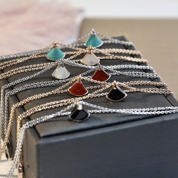bangle high version sterling silver color small skirt bracelet exquisite fashion ladies luxury jewelry party holiday gift wholesale, Black
bangle high version sterling silver color small skirt bracelet exquisite fashion ladies luxury jewelry party holiday gift wholesale, Black