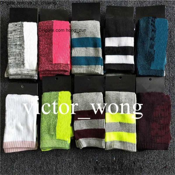 socks women long multicolor pink black high knee socks with cardboard tall socks girls high qaulity fashion sports skateboard stocking
socks women long multicolor pink black high knee socks with cardboard tall socks girls high qaulity fashion sports skateboard stocking