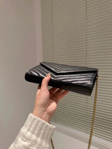 designer design diagonal hanging bag classic caviar cowhide chain envelope bag, Black;red
designer design diagonal hanging bag classic caviar cowhide chain envelope bag, Black;red