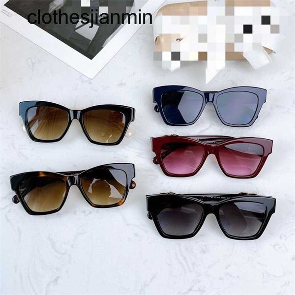 2023 fashion sunglasses factory 85% retail xiaoxiangjia cat's eye plate diamond rimmed sunglass star net red same uv proof sunglass 714, White;black
2023 fashion sunglasses factory 85% retail xiaoxiangjia cat's eye plate diamond rimmed sunglass star net red same uv proof sunglass 714, White;black