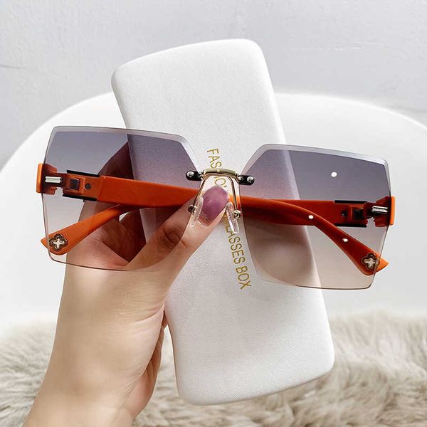 sunglasses frames the same high-end women's glasses fashion rimless cut edge korean version large frame beach sunglasses summer, Silver
sunglasses frames the same high-end women's glasses fashion rimless cut edge korean version large frame beach sunglasses summer, Silver