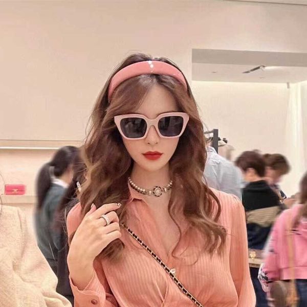 2023 design lens factory 80% retailarc de triomphe art sunscreen sunglass ins network red girl box premium feeling glass, White;black
2023 design lens factory 80% retailarc de triomphe art sunscreen sunglass ins network red girl box premium feeling glass, White;black