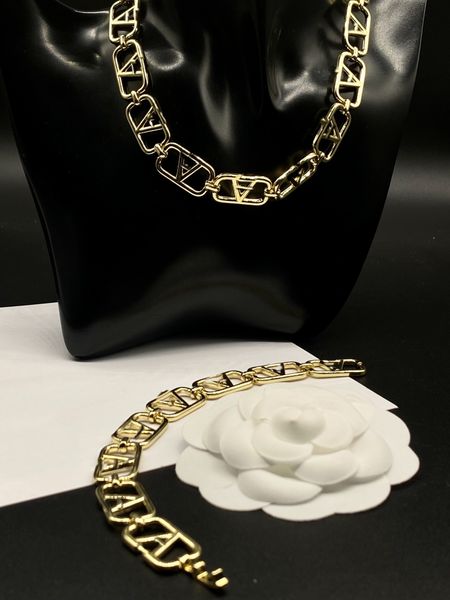 designer necklace bracelet luxury and grand grade jewelry charm women's collar dating party designer jewelry birthday party jewelry gif, Silver
designer necklace bracelet luxury and grand grade jewelry charm women's collar dating party designer jewelry birthday party jewelry gif, Silver