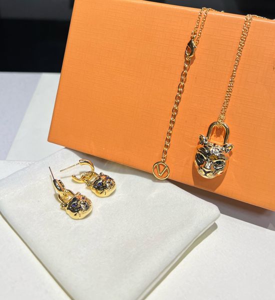 luxury stainless steel necklace individual metal tiger head necklace & earrings set chain fashion hip hop accessory, Silver
luxury stainless steel necklace individual metal tiger head necklace & earrings set chain fashion hip hop accessory, Silver
