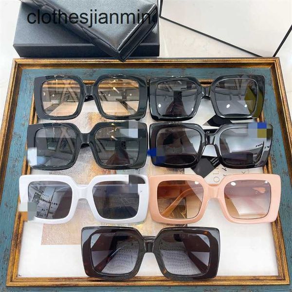 2023 fashion sunglasses factory 85% retail xiaoxiangjia big box sunglass female ins red star letter lens ch71466, White;black
2023 fashion sunglasses factory 85% retail xiaoxiangjia big box sunglass female ins red star letter lens ch71466, White;black