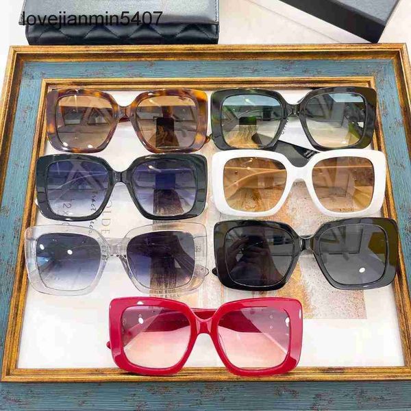 2023 fashion sunglasses factory 50% retail 22 years' xiaoxiangjia new plate net red star same personalized large frame sunglass a87605, White;black
2023 fashion sunglasses factory 50% retail 22 years' xiaoxiangjia new plate net red star same personalized large frame sunglass a87605, White;black