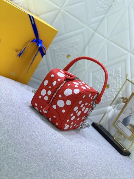 2023 the latest small square bag high texture portable square bag fashion everything single shoulder crossbody bag
2023 the latest small square bag high texture portable square bag fashion everything single shoulder crossbody bag