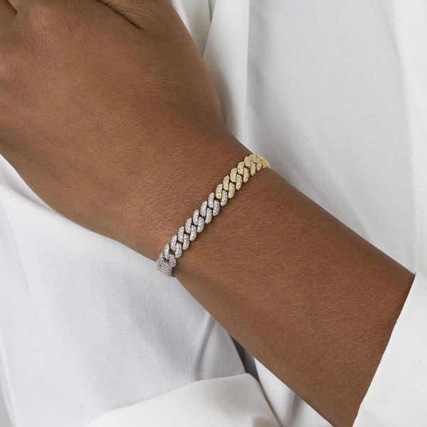 bangle 2022 new european women chain jewelry two tone gold color half white half yellow micro pave cz cuban bracelet, Black
bangle 2022 new european women chain jewelry two tone gold color half white half yellow micro pave cz cuban bracelet, Black