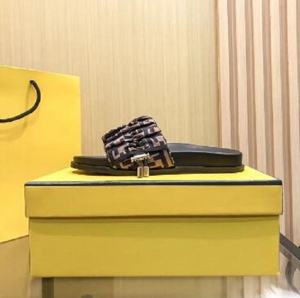 designer luxury brand leather platform slippers sandals quilted thick bottom women slippers fashion summer shoes slider beach slipper women&, Black
designer luxury brand leather platform slippers sandals quilted thick bottom women slippers fashion summer shoes slider beach slipper women&, Black