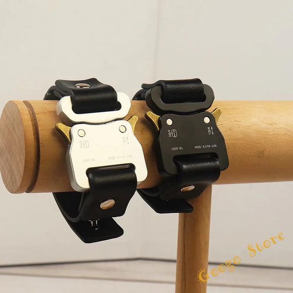 bangle black alyx bracelets snap buckle wristband couple 2022ss men women 1 1 polished cow leather 1017 alyx 9sm metal bar
bangle black alyx bracelets snap buckle wristband couple 2022ss men women 1 1 polished cow leather 1017 alyx 9sm metal bar