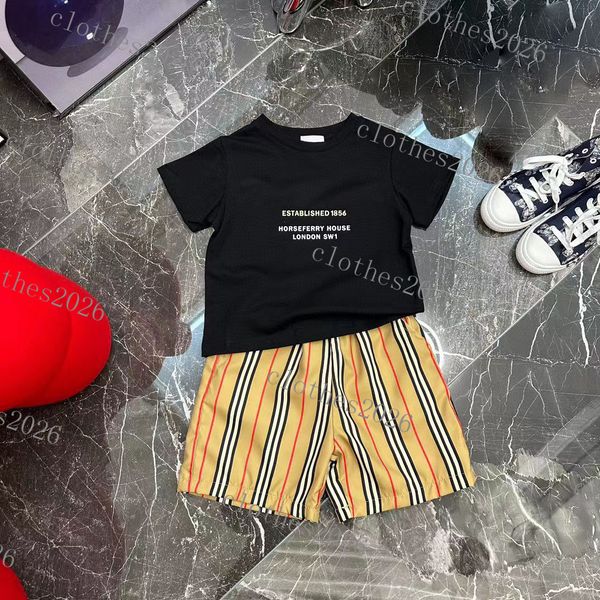 new kid clothing sets letter pattern boys girls tracksuit summer short sleeve tees and shorts sets luxury designer t-shirts shorts kids spo, White
new kid clothing sets letter pattern boys girls tracksuit summer short sleeve tees and shorts sets luxury designer t-shirts shorts kids spo, White
