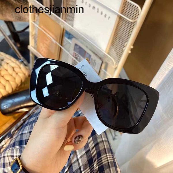2023 fashion sunglasses factory 85% retail xiaoxiangjia sunglass with diamond inlaid uv protection 5422 driving glass frame can be matched, White;black
2023 fashion sunglasses factory 85% retail xiaoxiangjia sunglass with diamond inlaid uv protection 5422 driving glass frame can be matched, White;black